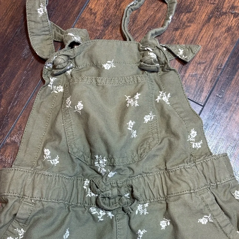 Girls Sage Green OshKosh B'gosh Floral Jumpsuit w/ Adjustable Straps Size 5